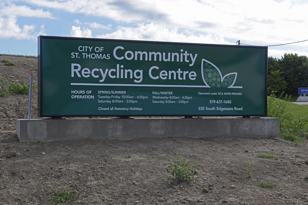 PHoto pf sign in front of St. Thomas Recycling Centre